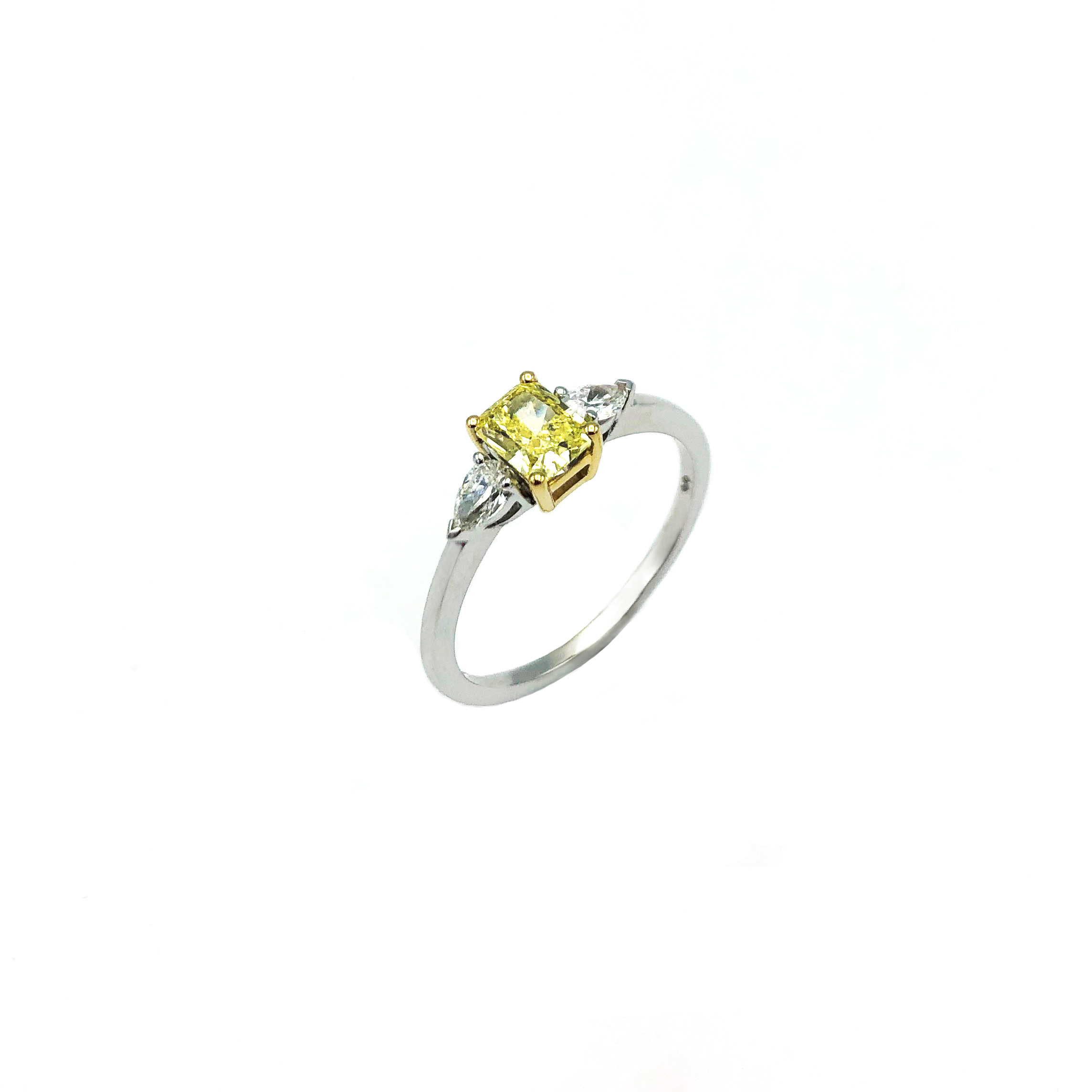 Anello Con Diamante Fancy Color
